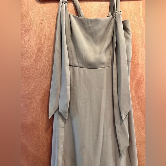 Show me your MUMU bridesmaid dress - Picture 2 of 2